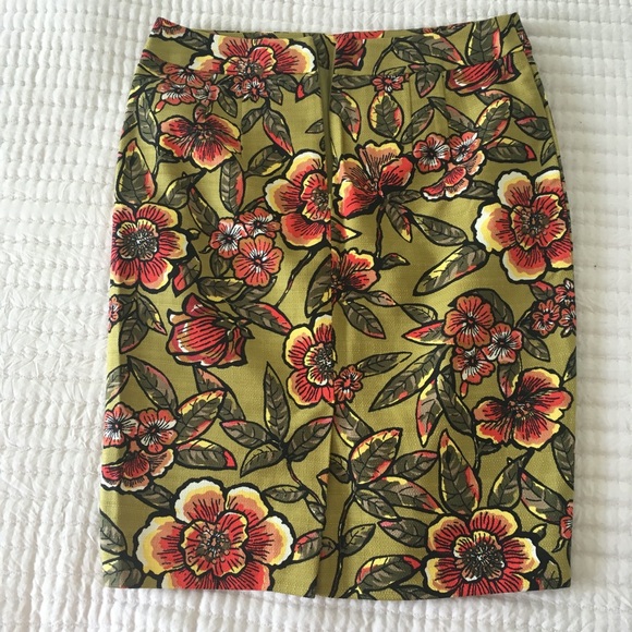 NWT Ann Taylor Pencil Skirt w/Back Slit - Picture 2 of 5